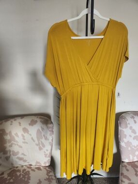 Women’s Mustard Yellow V-Neck Jersey Dress